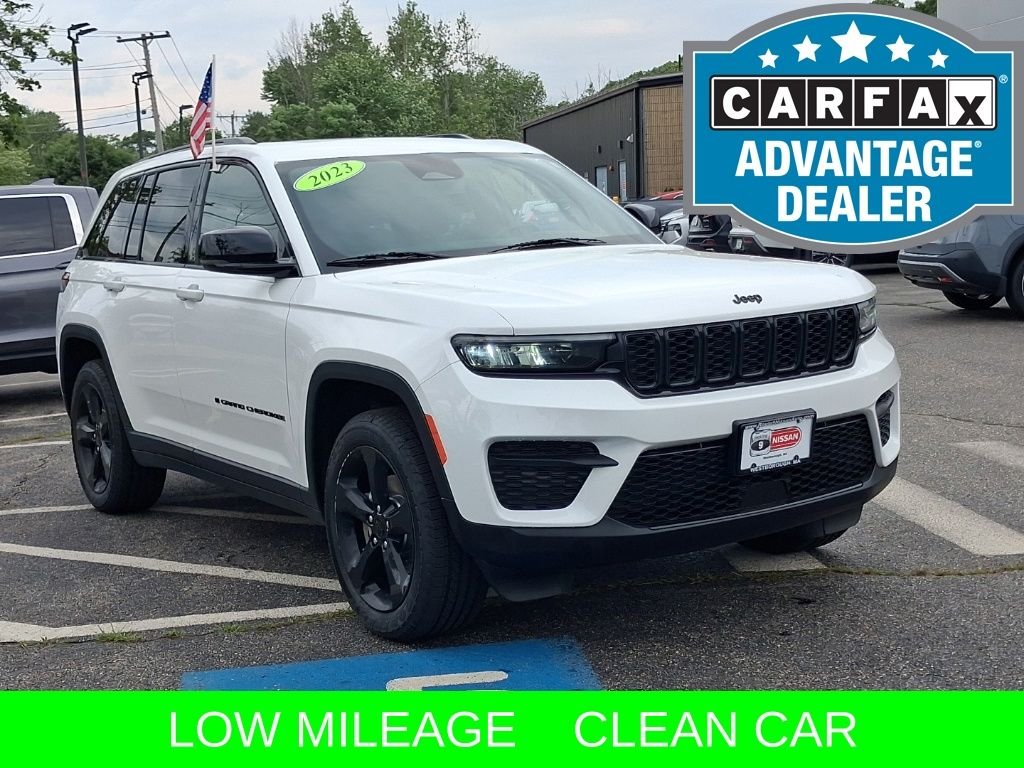 Used 2023 White Jeep Altitude X image 2