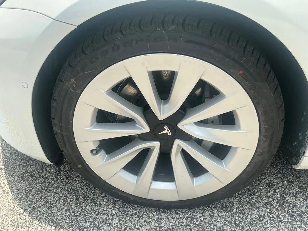 Used 2021  Tesla Standard Range Plus image 24