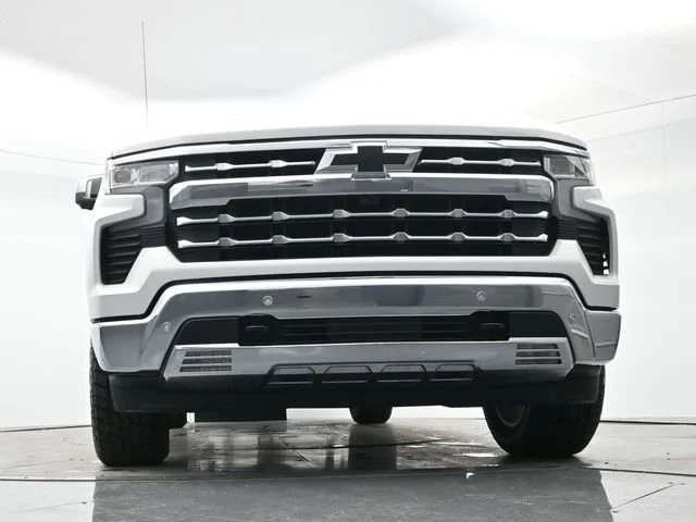 Used 2023 Summit White Chevrolet LTZ image 24