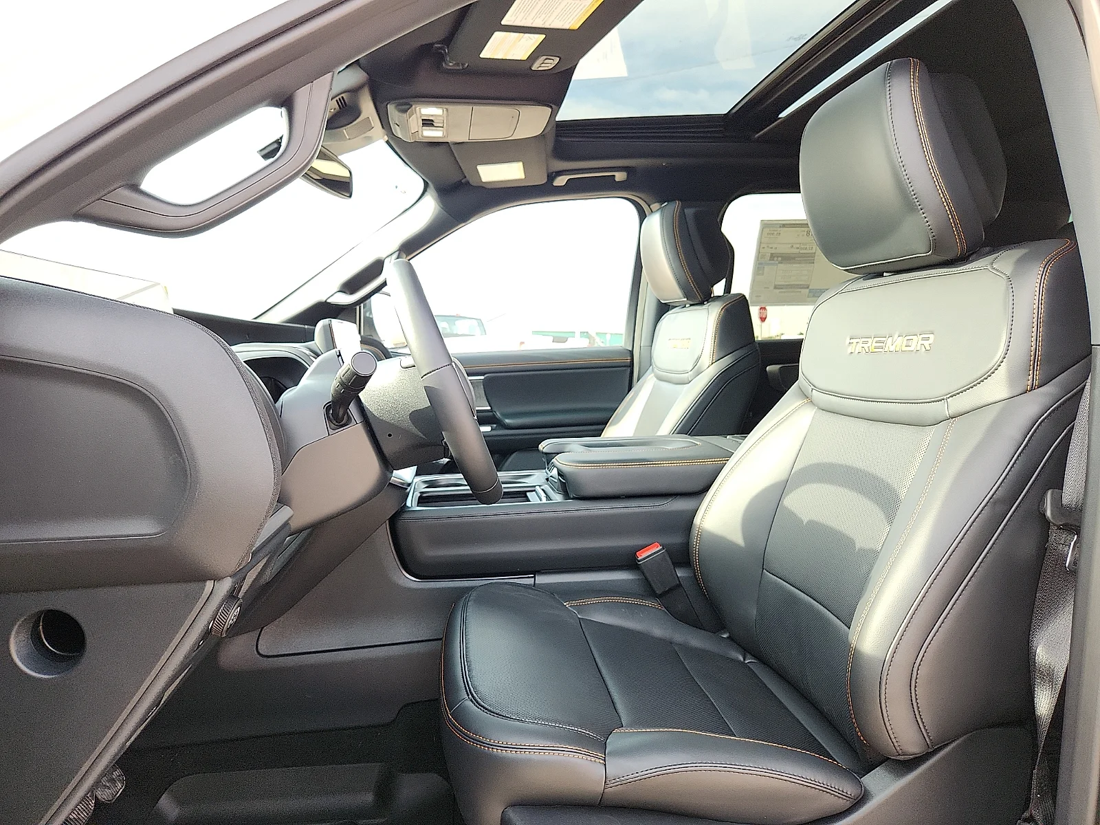 New 2027 Star White Metallic Tri-Coat Ford Tremor image 16
