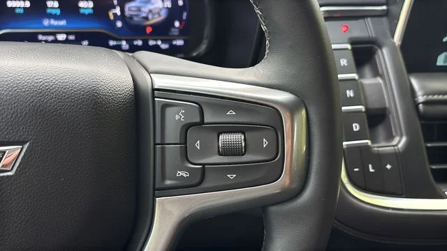 Used 2023 Gray Chevrolet Z71 image 23