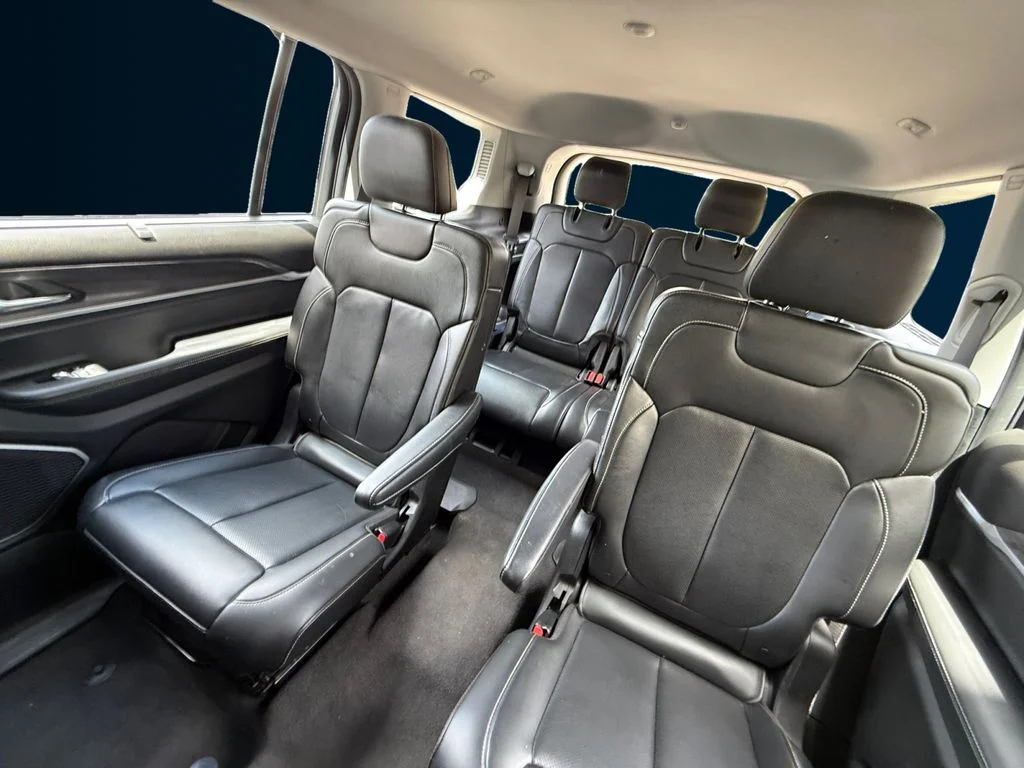 Used 2022 Silver Jeep Limited image 16