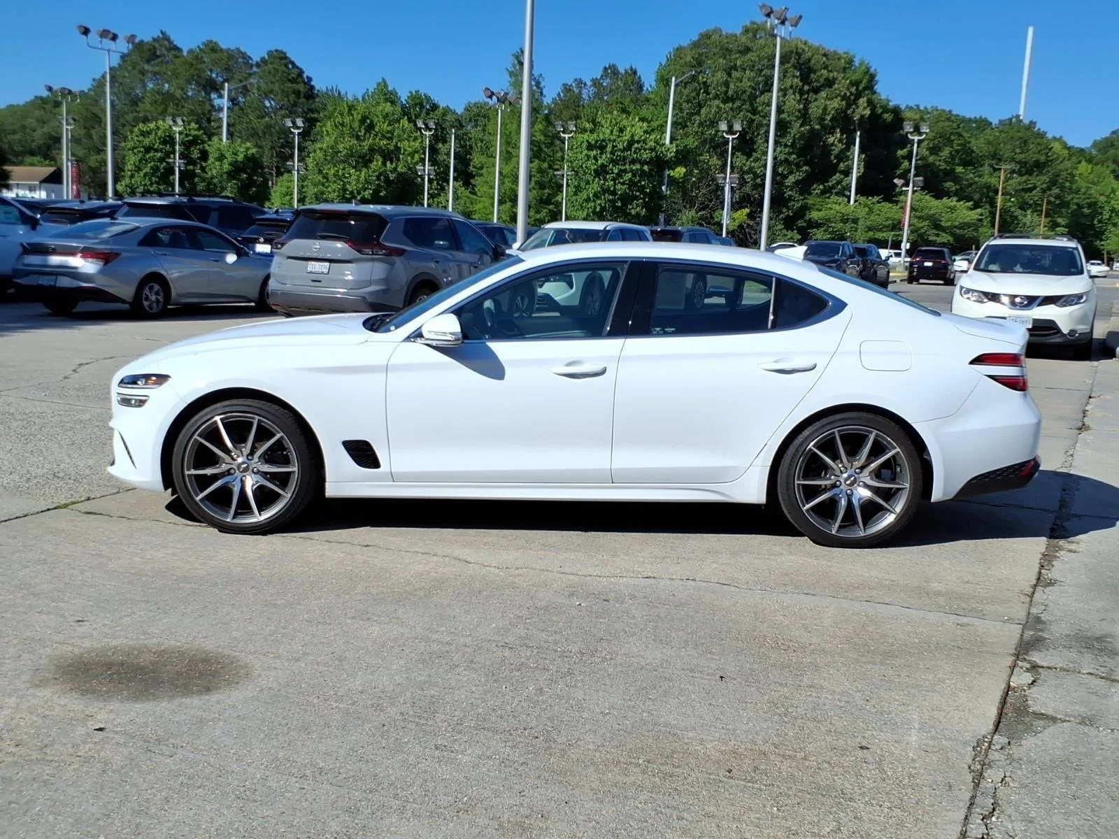 Used 2023 Alta White Genesis 2.0T image 3