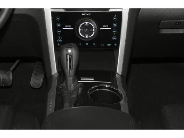 Used 2015  Ford Limited image 10