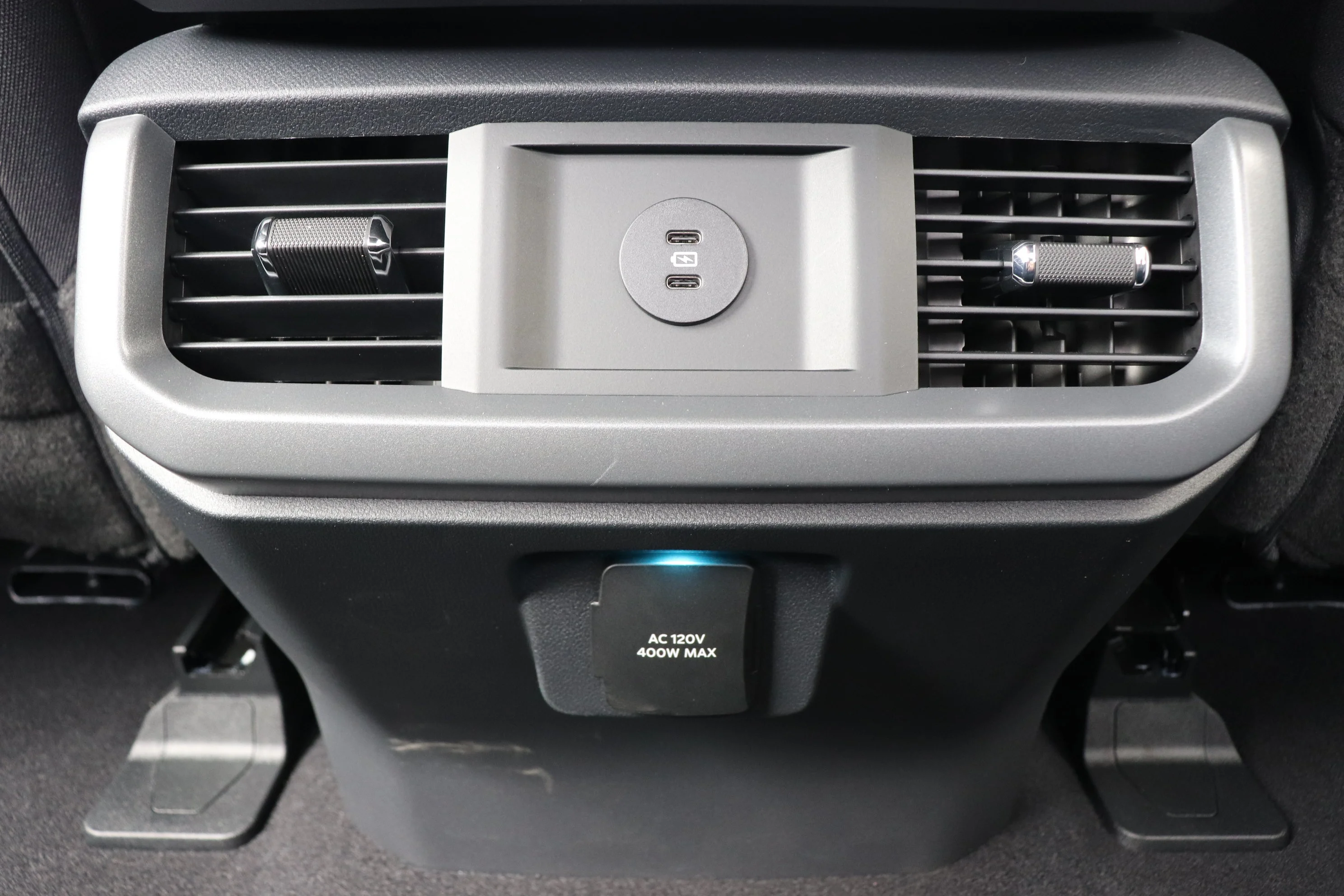 New 2026 ICONIC SILVER METALLIC Ford XLT image 17