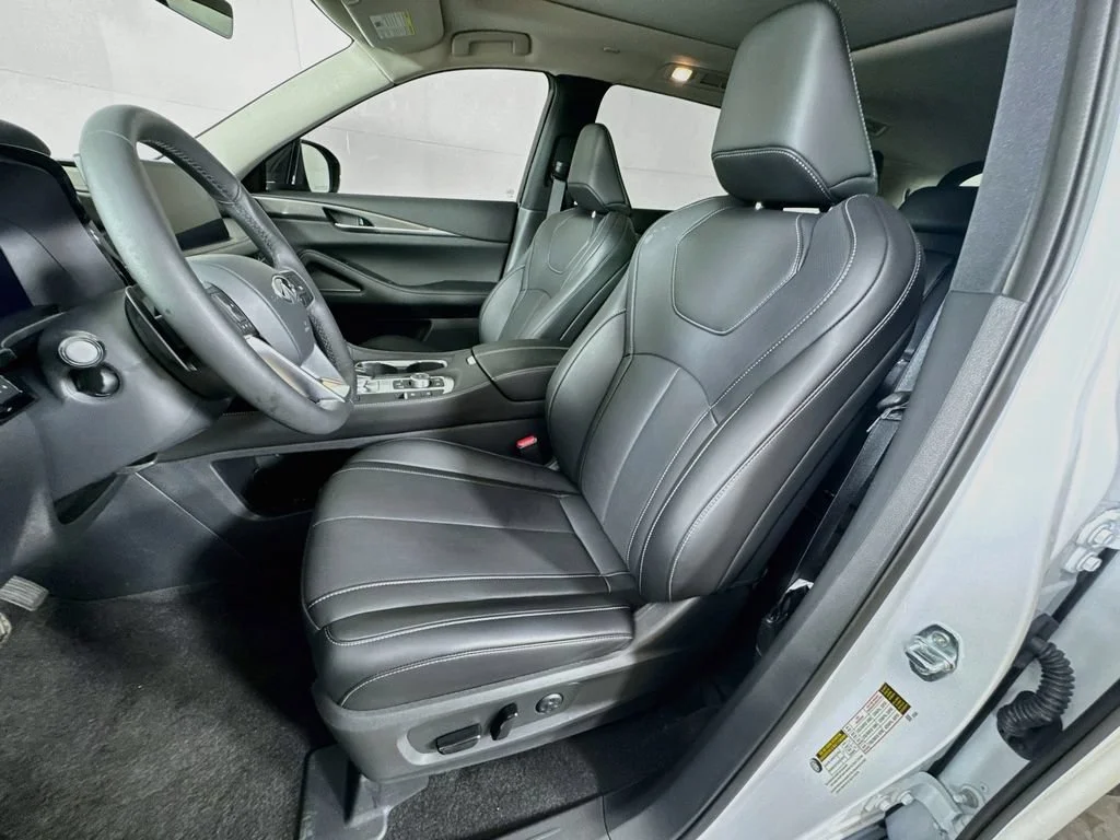 Certified Used 2027 White INFINITI PURE image 28