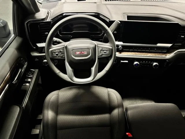 Used 2025 White GMC SLE image 12