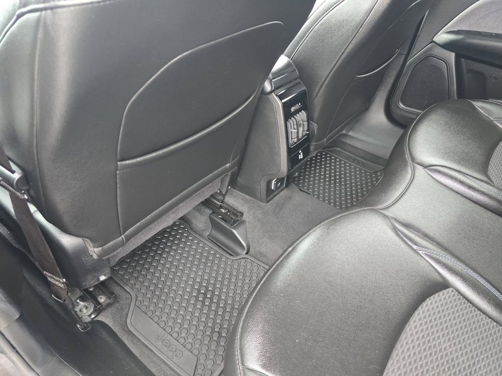 Used 2025 Black Jeep Latitude image 14