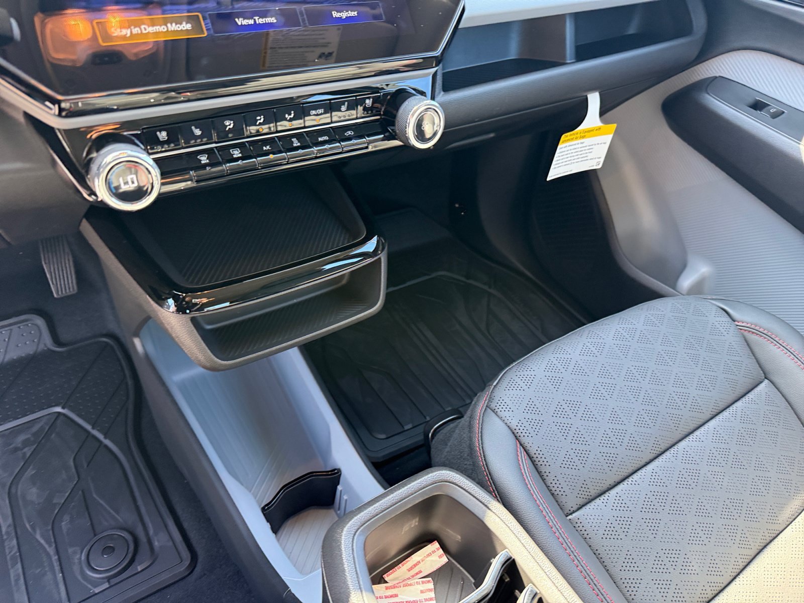 2027 Chevrolet Bolt RS - Photo 13