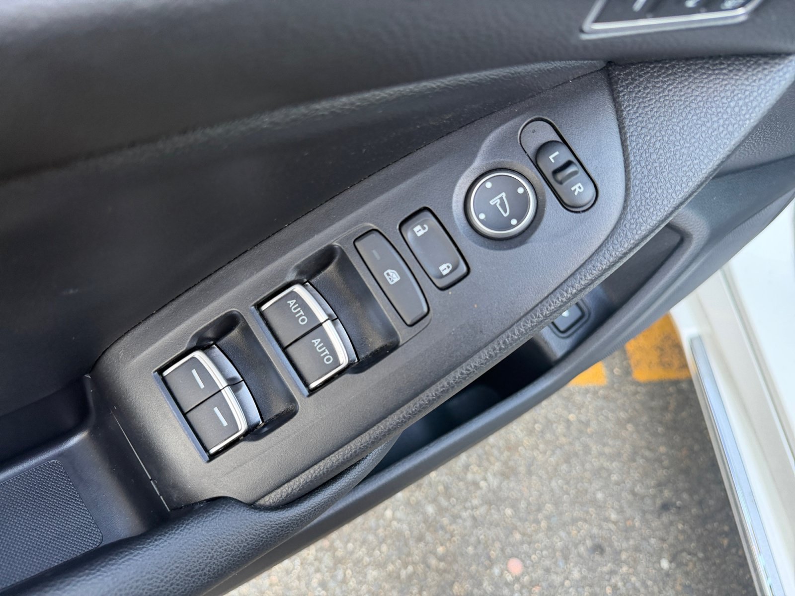 2022 Honda Accord Hybrid Touring - Photo 30