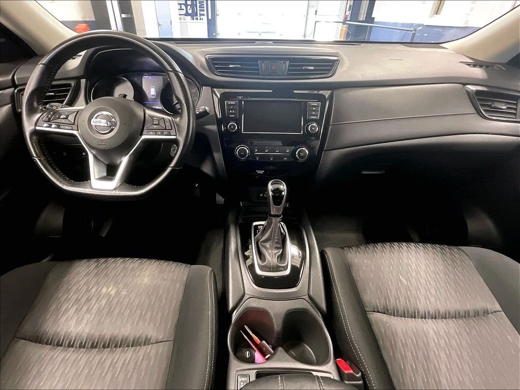 Used 2020 White Nissan S image 21