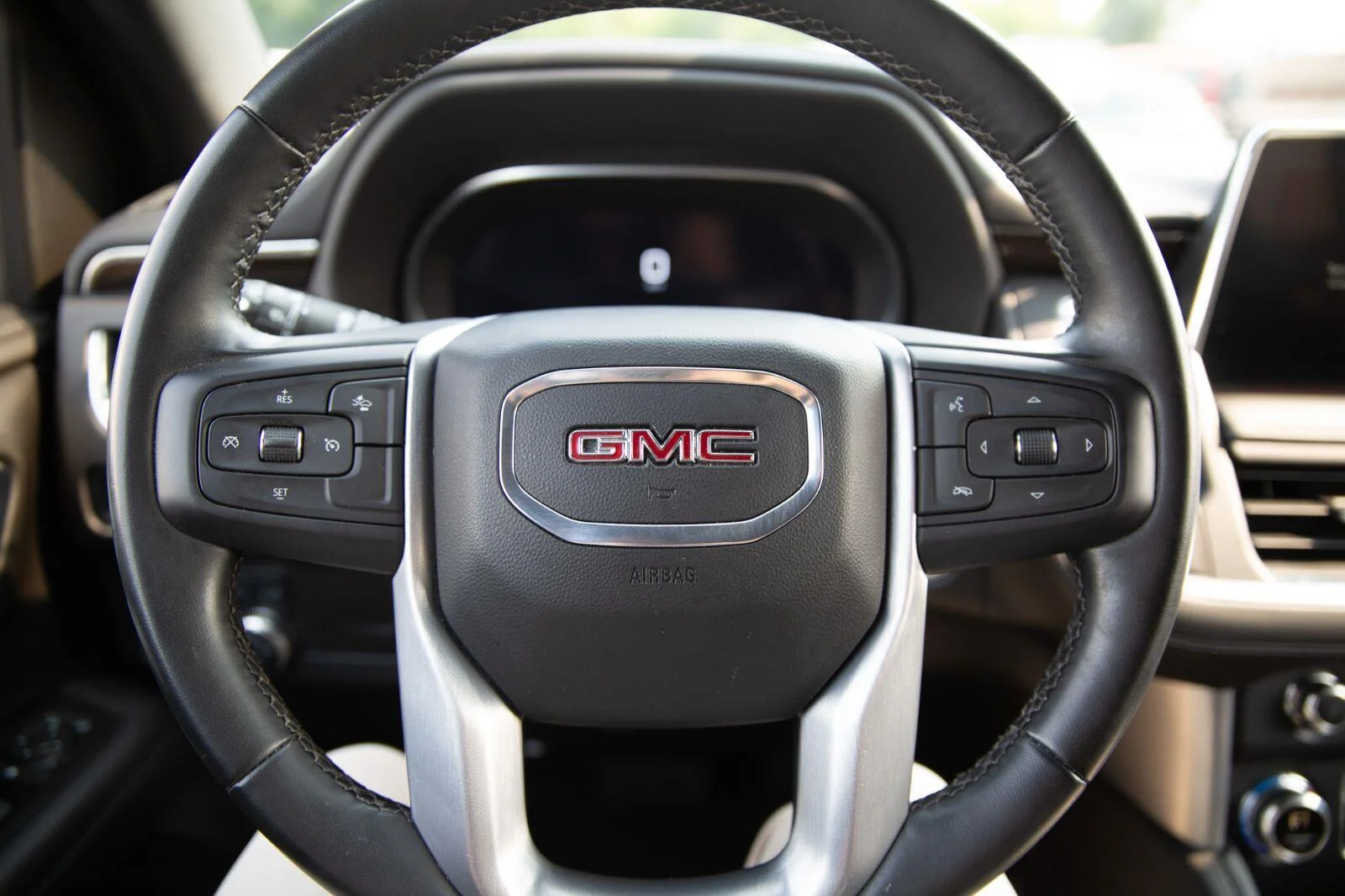 Used 2024 Volcanic Red Tintcoat GMC SLE image 11