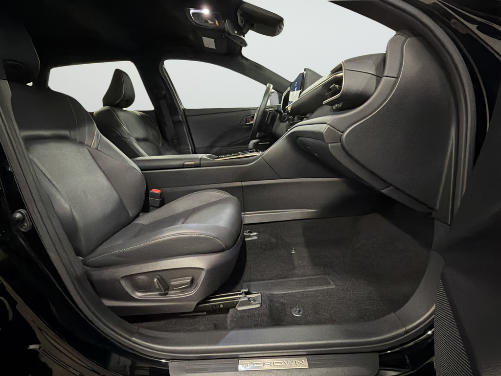 Used 2025 Black Toyota XLE image 24