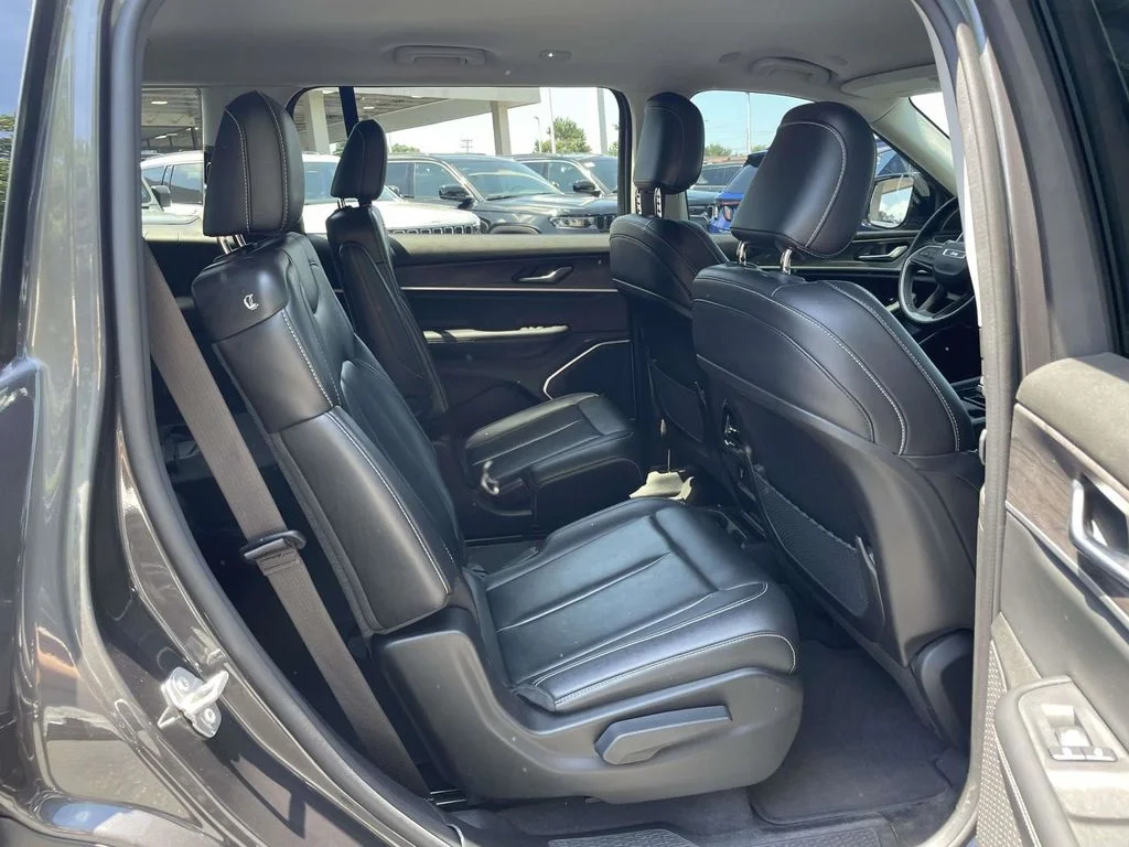 Used 2022 Gray Jeep Limited image 18