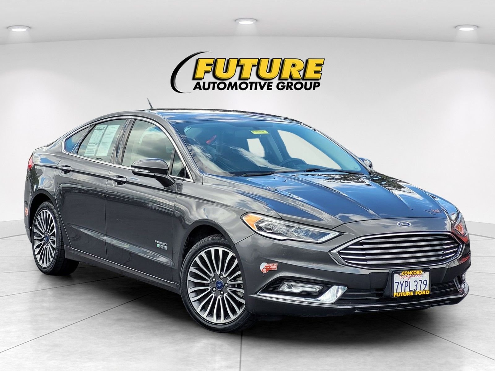 2017 Ford Fusion Plug-In Hybrid SE Luxury's photo