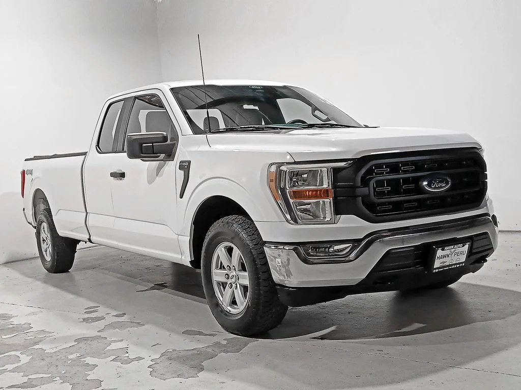 Used 2021 White Ford XL image 28