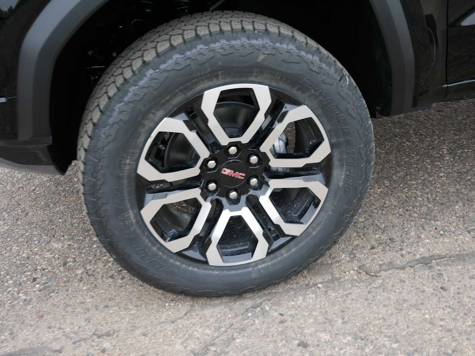 2026 GMC Canyon AT4 - Photo 9