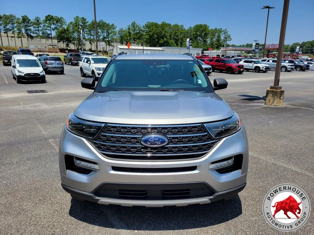 Used 2023 Silver Ford XLT image 9