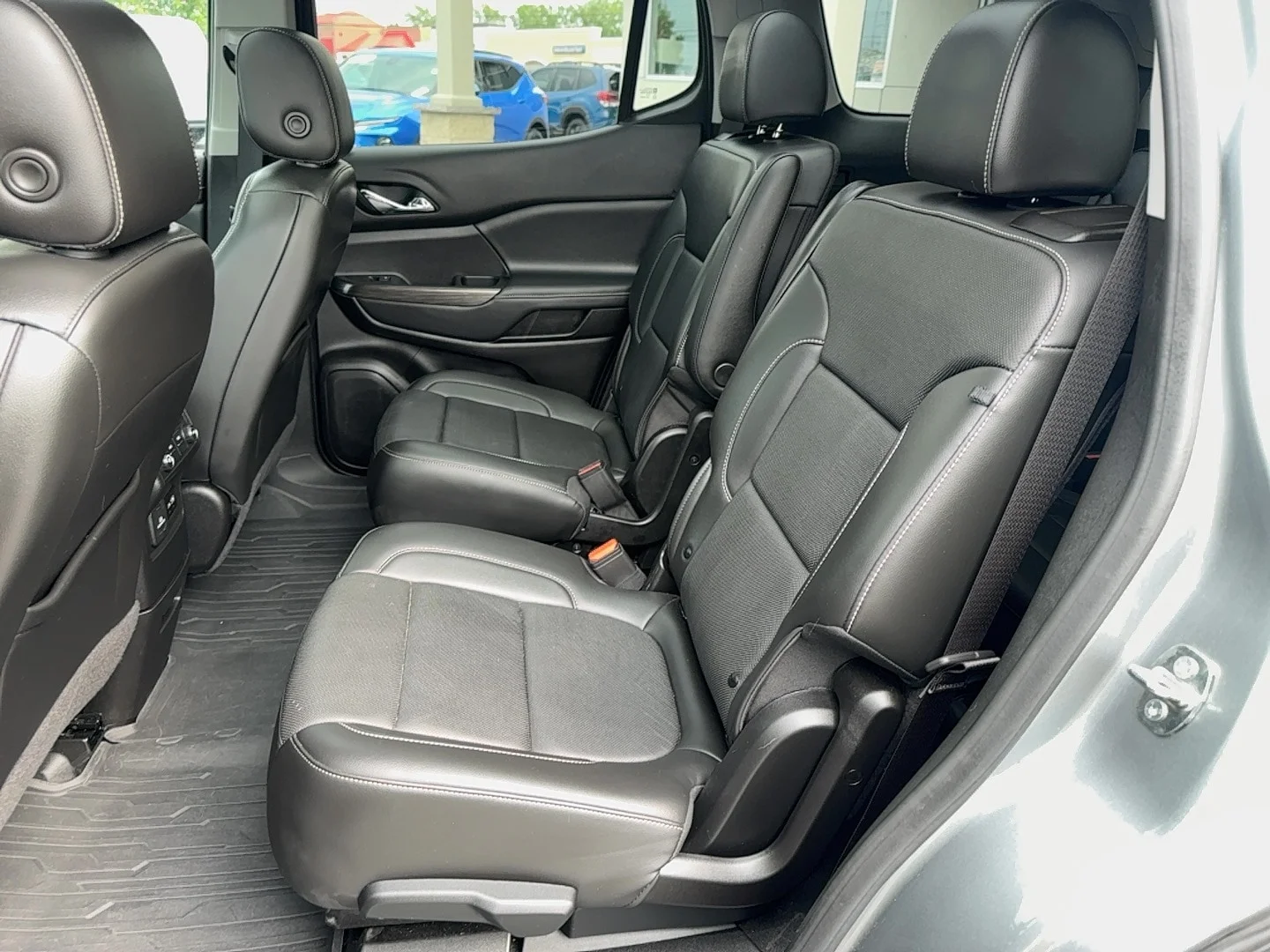 Used 2023 Sterling Metallic GMC SLT image 23