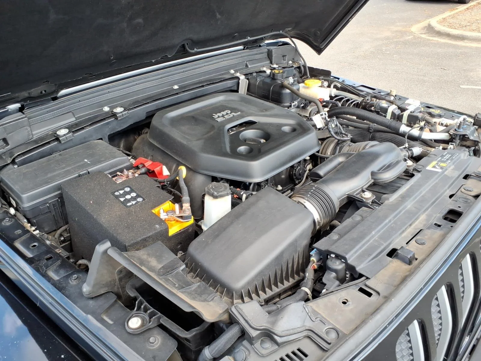 Used 2020 Black Clearcoat Jeep Sahara image 31