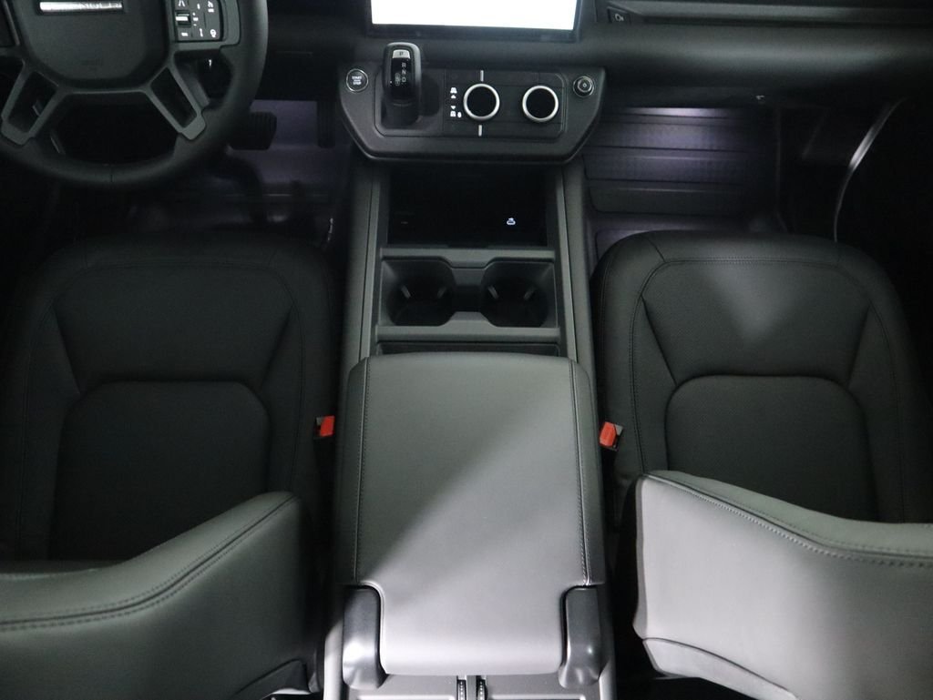 2025 Land Rover Defender S - Photo 18