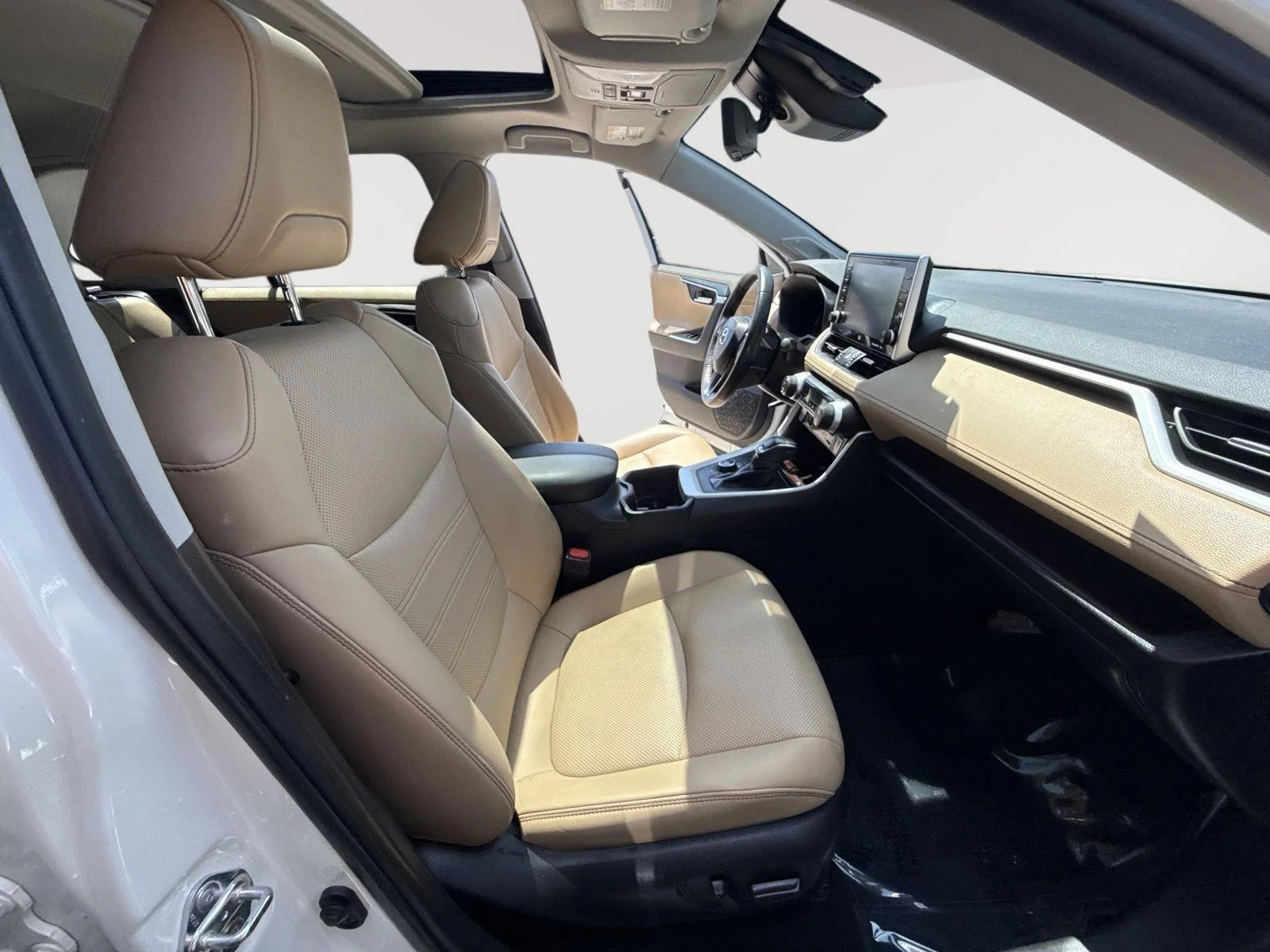 Used 2022 Blizzard Pearl Toyota Limited image 28