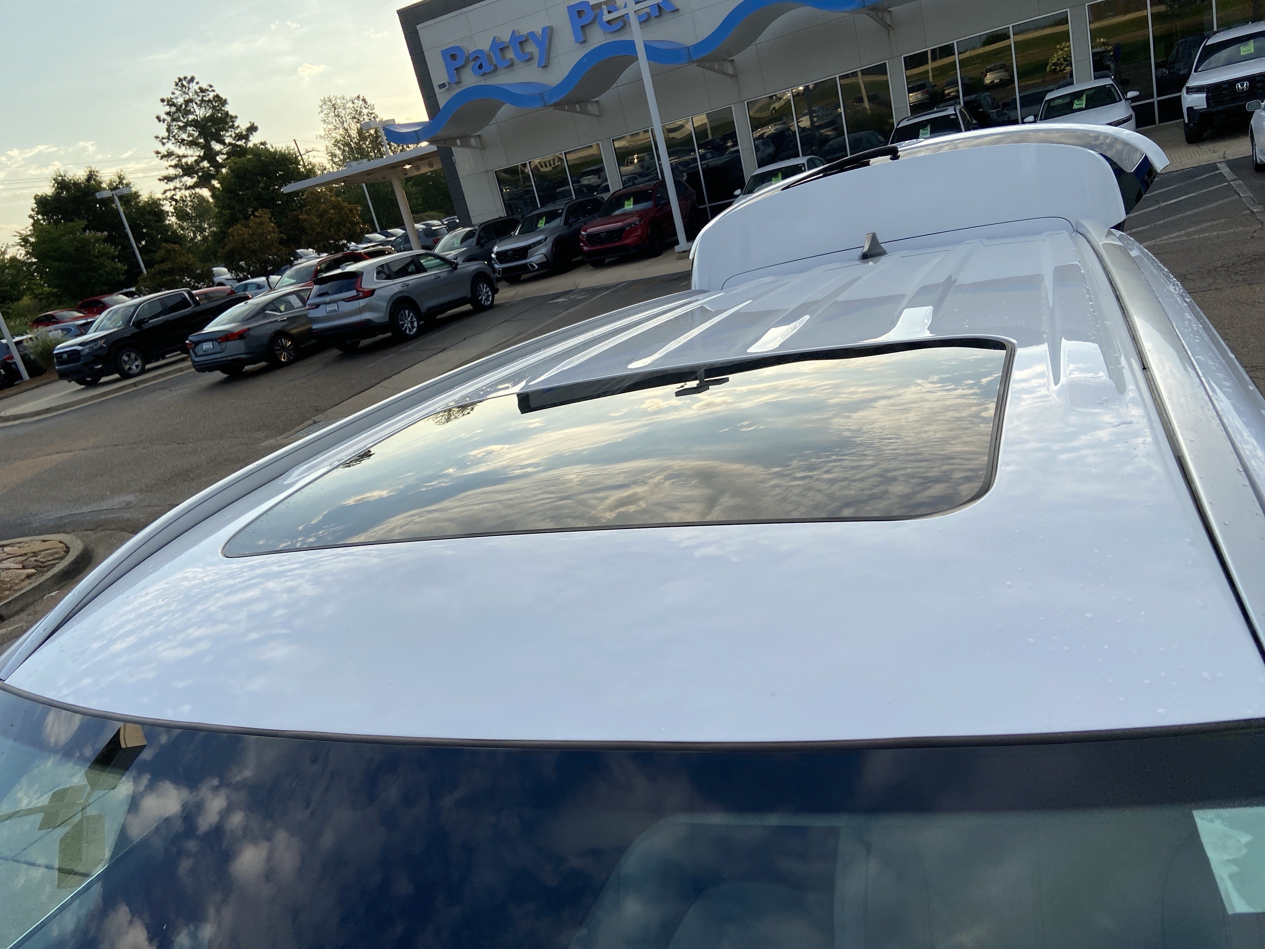 Used 2020 Hyper White Hyundai SEL image 28