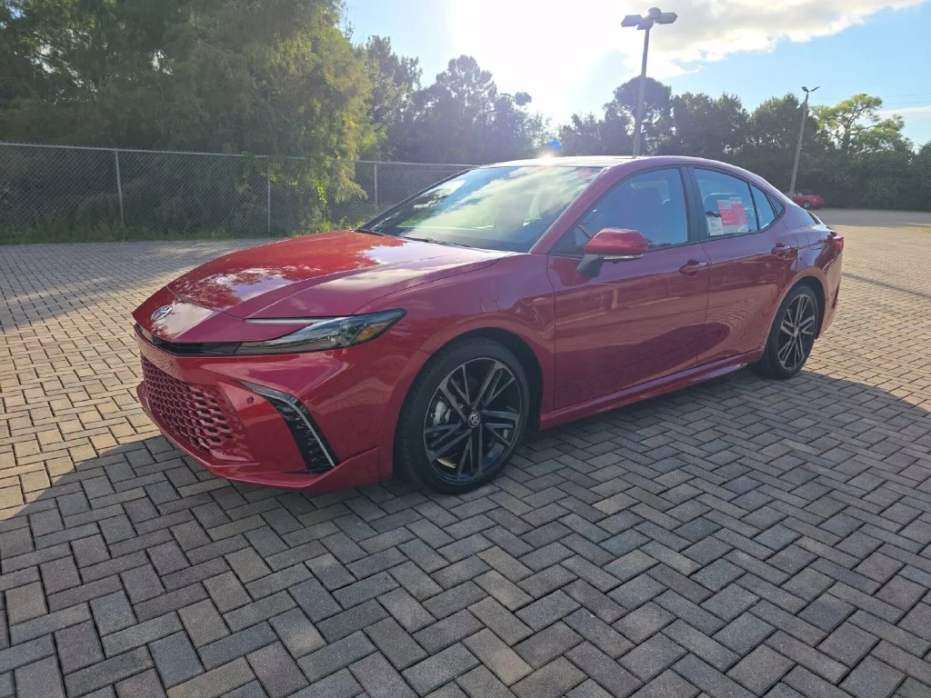 New 2026 Supersonic Red <sup>1</sup> Toyota  XSE image 3