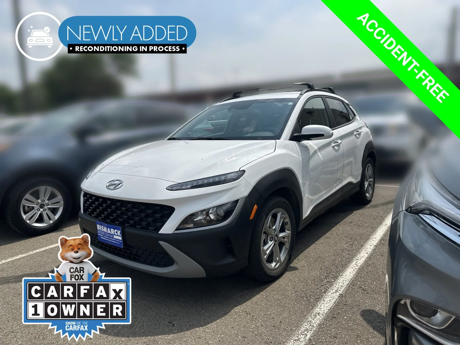Used 2023 White Hyundai SEL image 1