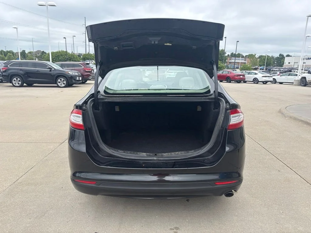 Used 2014 Tuxedo Black Metallic Ford SE image 34