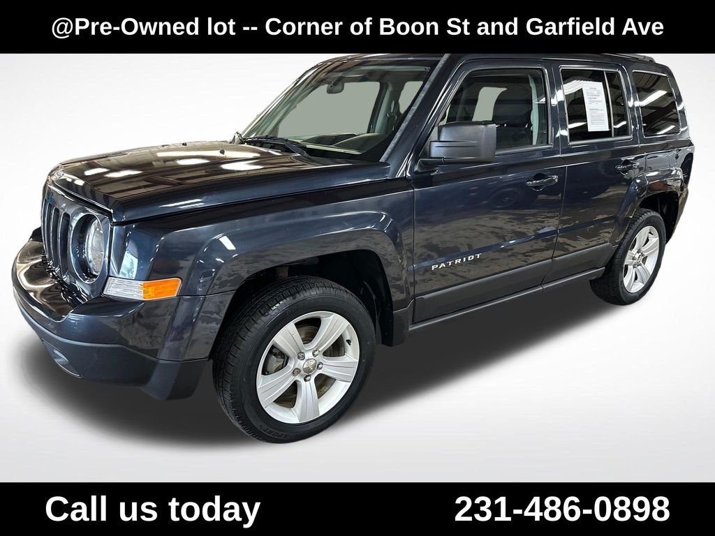 Used 2014 Gray Jeep Latitude image 1