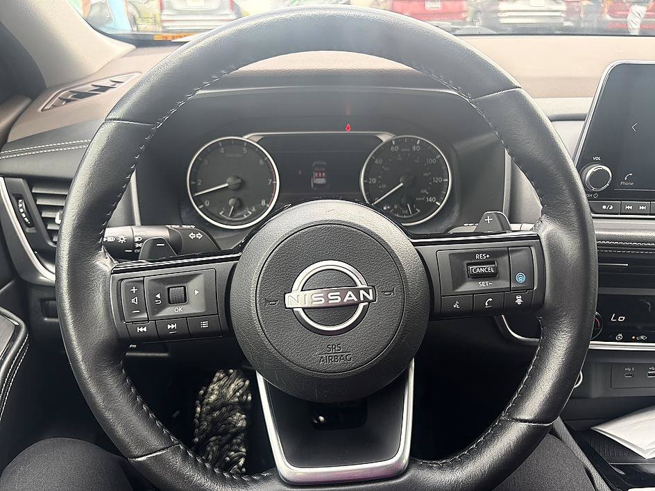 Used 2023 Super Black Nissan SV image 17