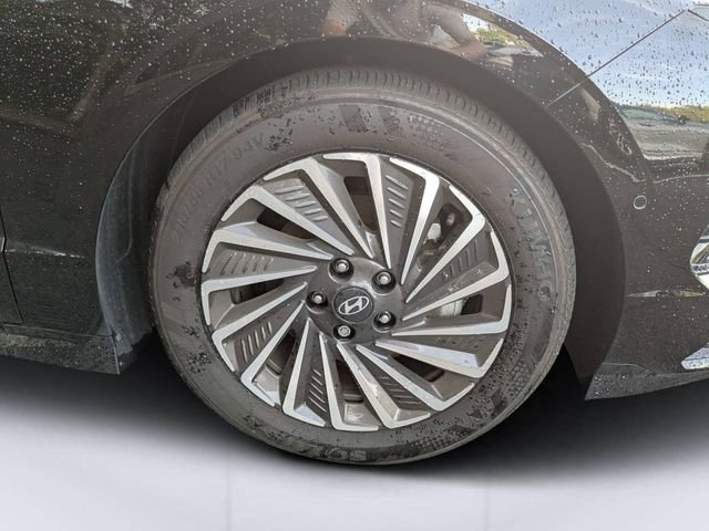 Used 2025 Black Hyundai Limited image 10