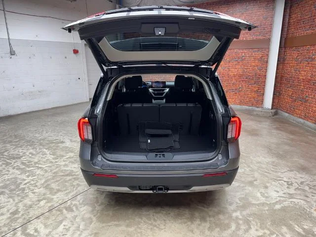 New 2026 Carbonized Gray Metallic Ford Active image 27