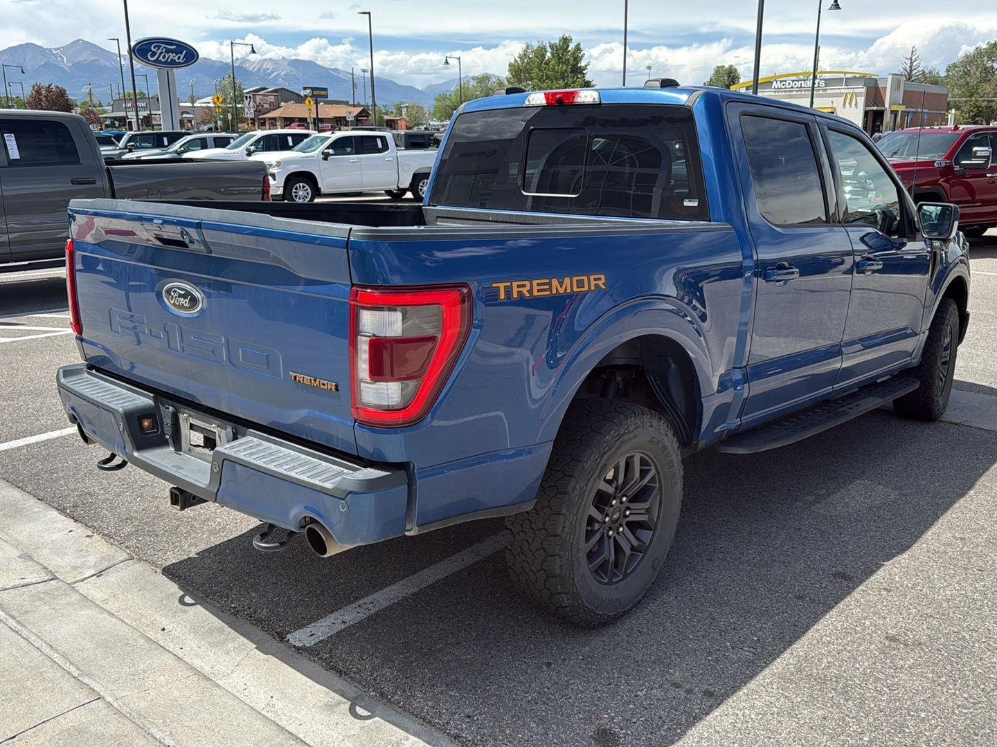 Used 2022 Atlas Blue Ford Tremor image 3