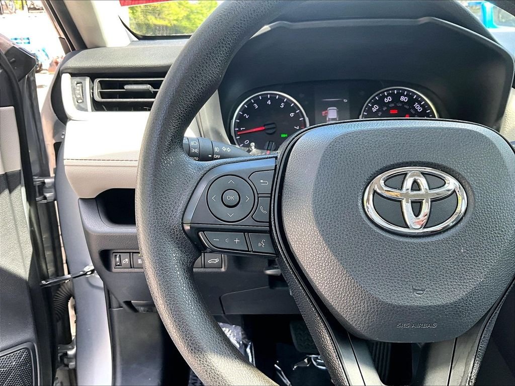 Used 2020 Silver Sky Metallic Toyota XLE image 23