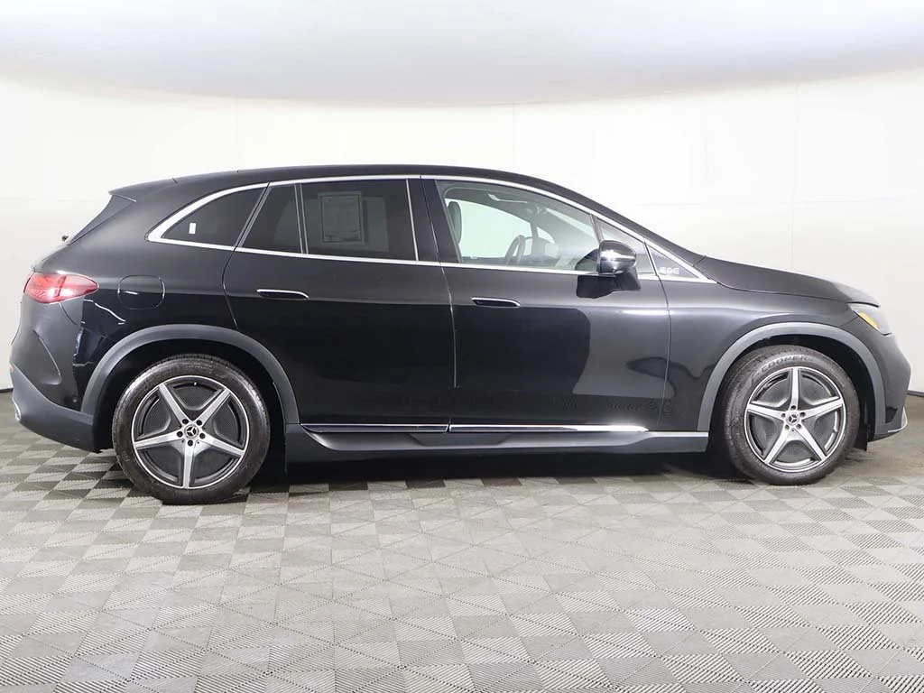 Used 2023 Black Mercedes-Benz 500 SUV image 20