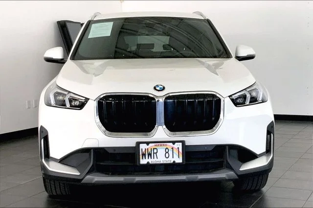 Certified Used 2023 Alpine White BMW xDrive28i image 3