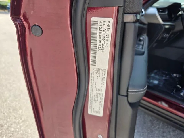 New 2026 Velvet Red Pearl-Coat Exterior Paint Jeep Laredo X image 20