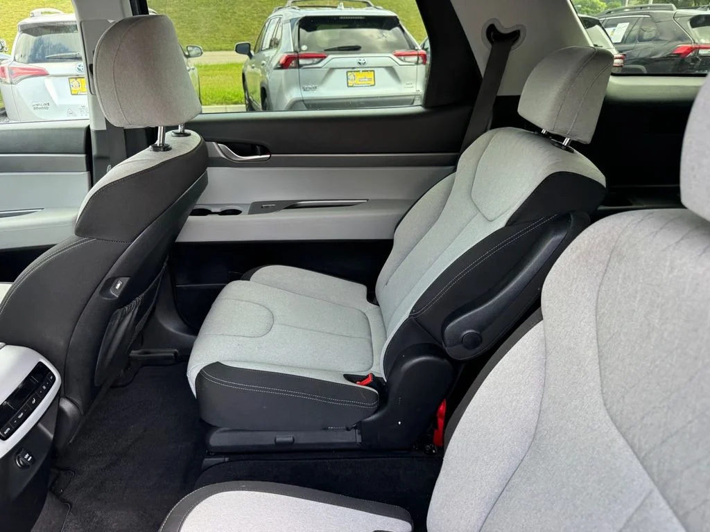 Used 2021 Gray Hyundai SEL image 8