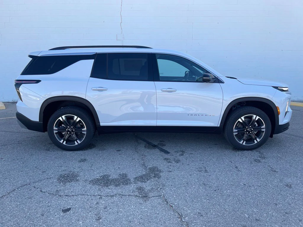 New 2027 Polar White Tricoat Chevrolet LT image 10