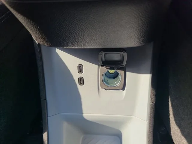 New 2027 Summit White Chevrolet LT image 31