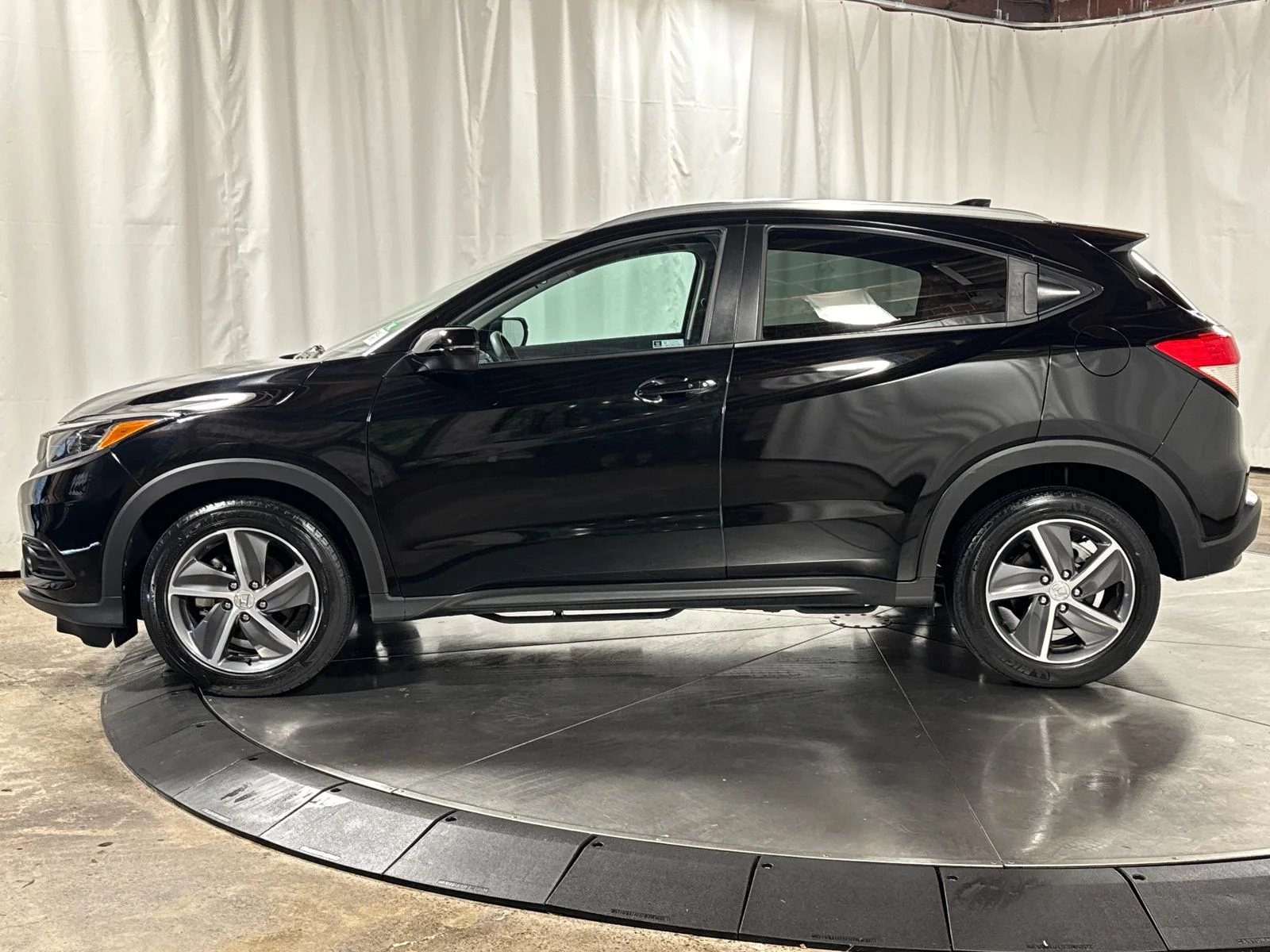 Certified Used 2021 Crystal Black Pearl Honda EX image 8