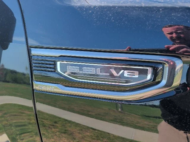 Used 2021 Black GMC AT4 image 9