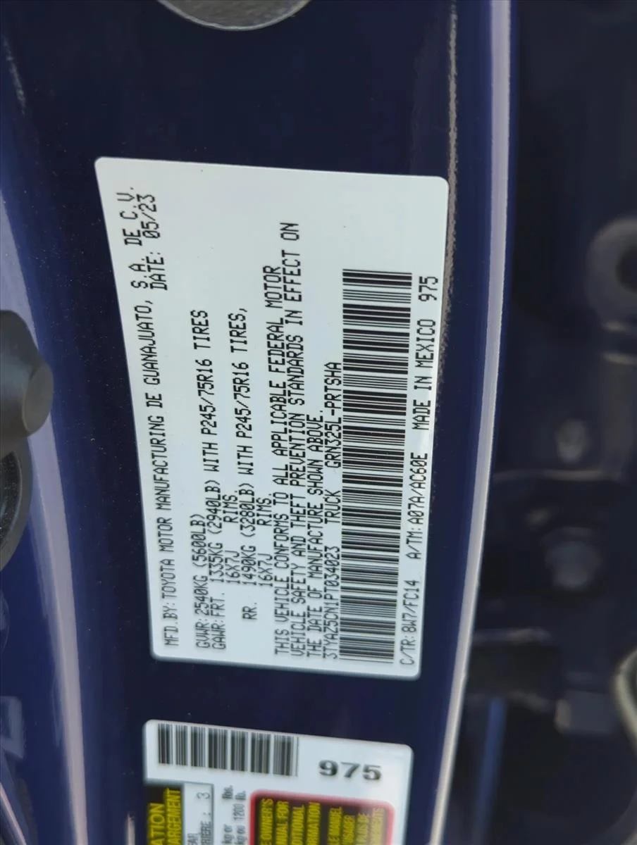 Used 2023 Blue Crush Metallic Toyota SR5 image 29