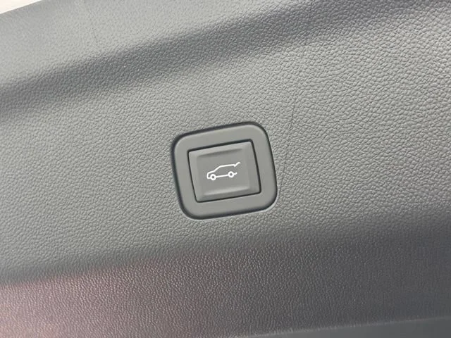 2026 GMC Yukon XL Denali Ultimate - Photo 15