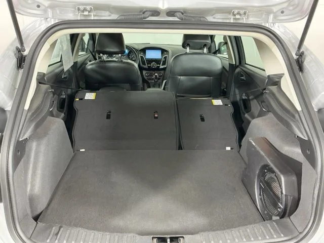 Used 2014 Silver Ford Titanium image 27