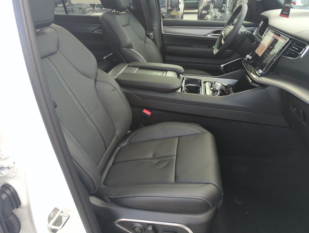 New 2026 Bright White Clearcoat Jeep Limited Reserve image 40