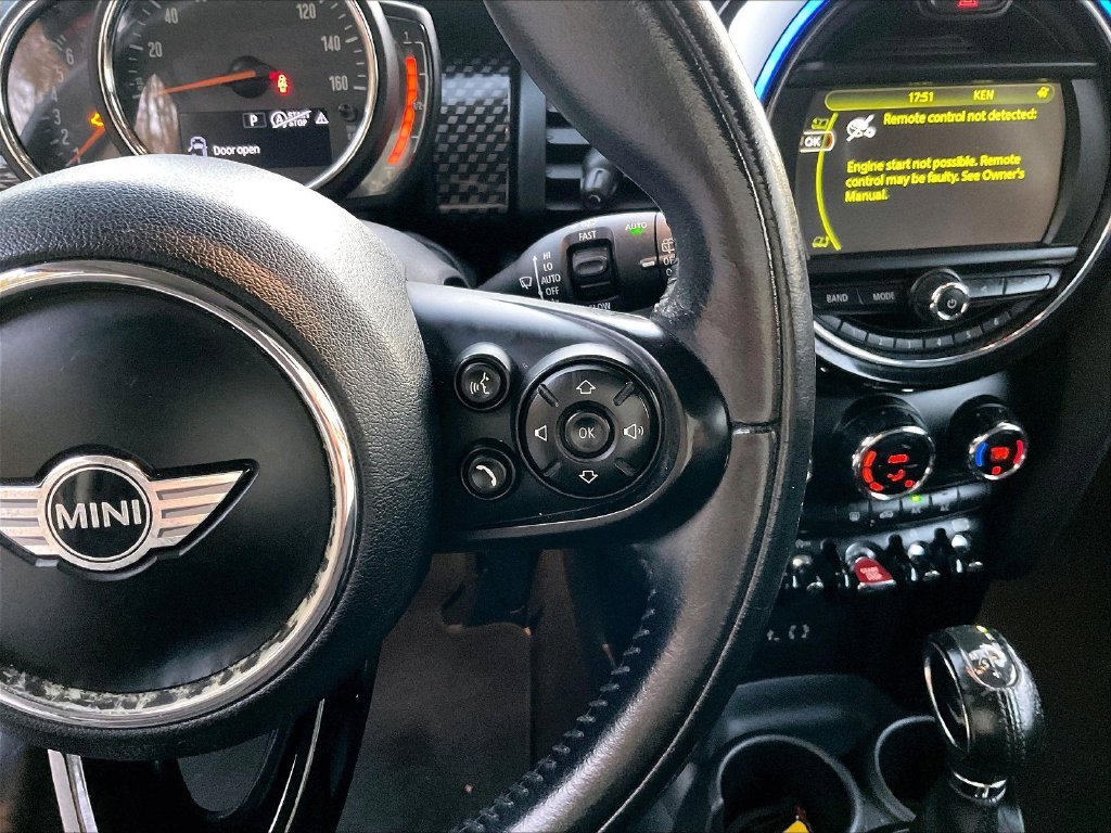 Used 2018 Gray MINI Base image 24