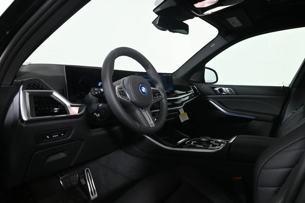 Used 2026 Black BMW xDrive50e image 15
